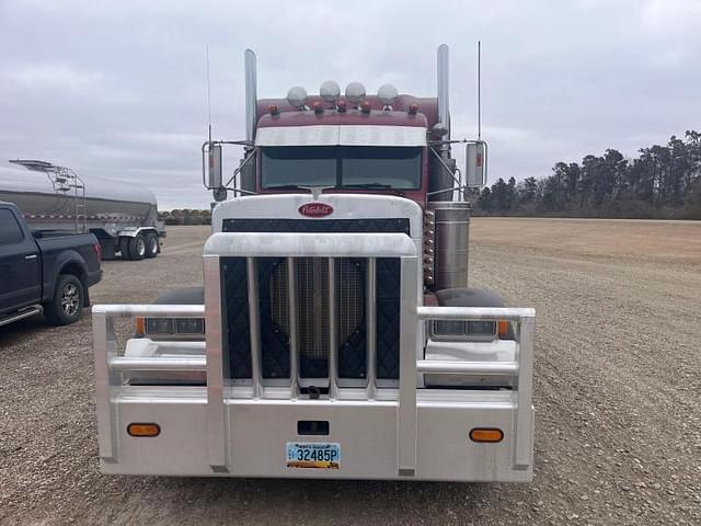Image of Peterbilt 379 equipment image 1