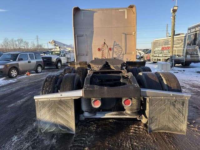 Image of Peterbilt 379 equipment image 2