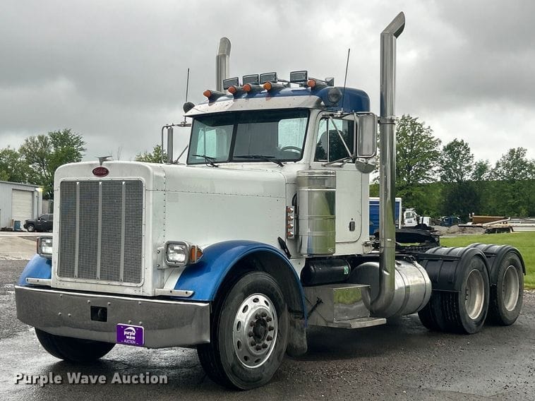 2001 Peterbilt 379 Equipment Image0