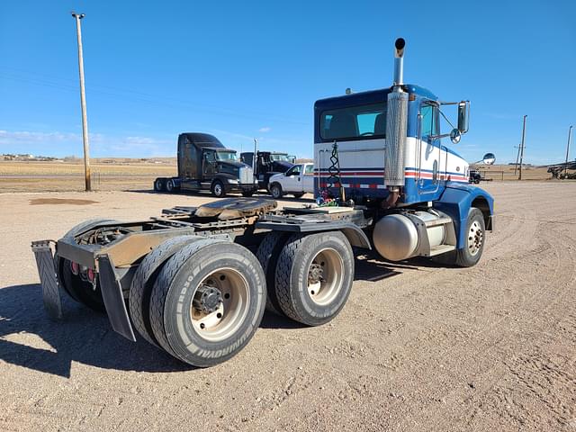 Image of Peterbilt 379 equipment image 2