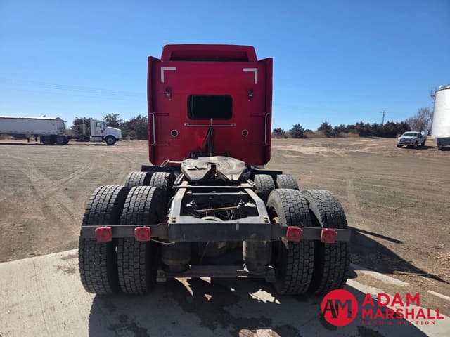 Image of Peterbilt 379 equipment image 4