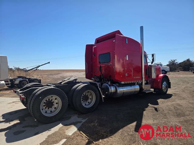 Image of Peterbilt 379 equipment image 3