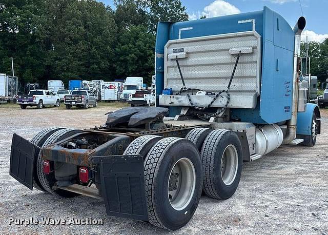 Image of Peterbilt 379 equipment image 4