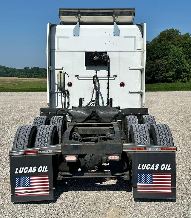 Image of Peterbilt 379 equipment image 3