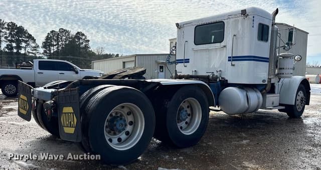 Image of Peterbilt 379 equipment image 4