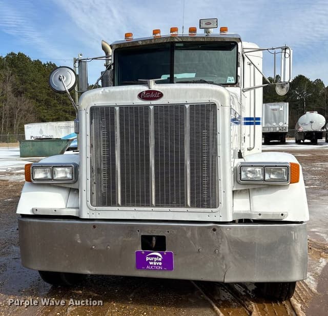 Image of Peterbilt 379 equipment image 1