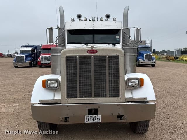 Image of Peterbilt 379 equipment image 1
