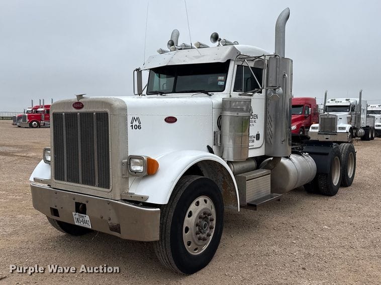 2001 Peterbilt 379 Equipment Image0