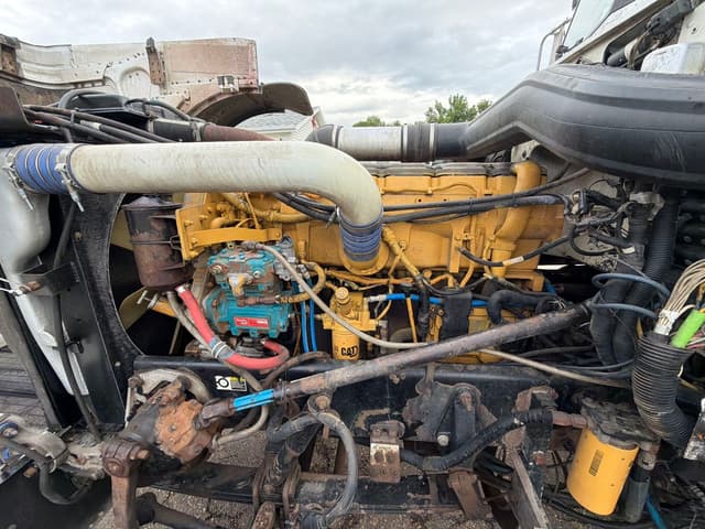 Image of Peterbilt 379 equipment image 4