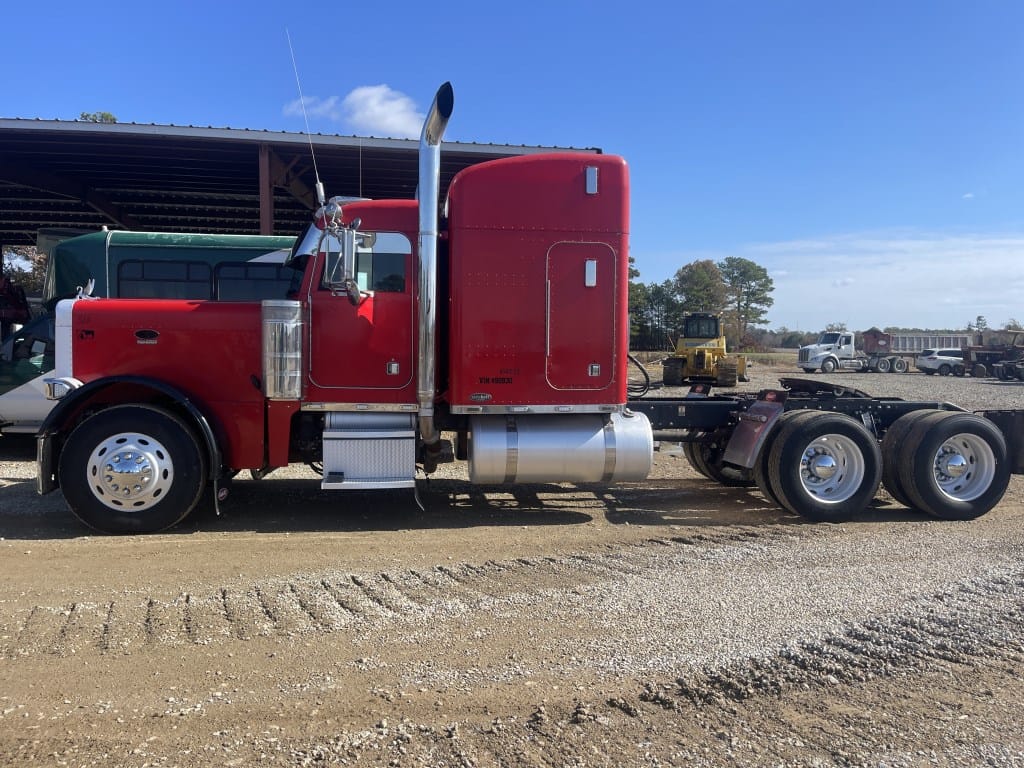 Main image Peterbilt 379