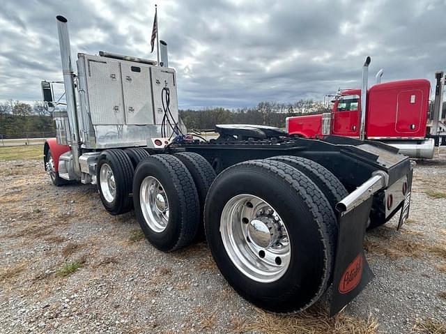 Image of Peterbilt 379 equipment image 3