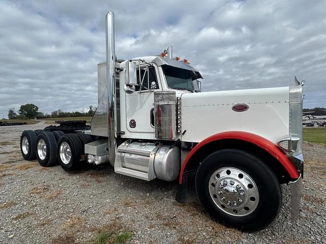 Image of Peterbilt 379 equipment image 1