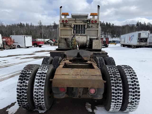 Image of Peterbilt 379 equipment image 3