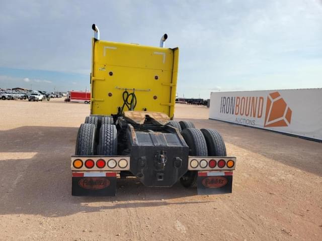 Image of Peterbilt 379 equipment image 3
