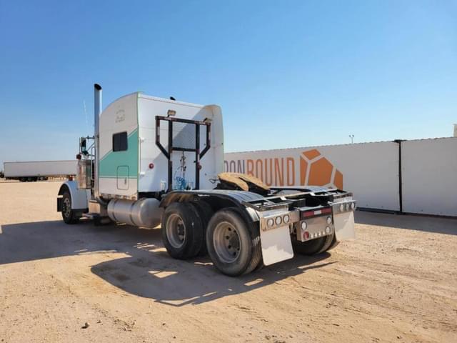 Image of Peterbilt 379 equipment image 2