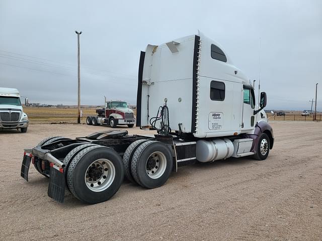 Image of Peterbilt 387 equipment image 2