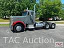 2001 Peterbilt 389 Image