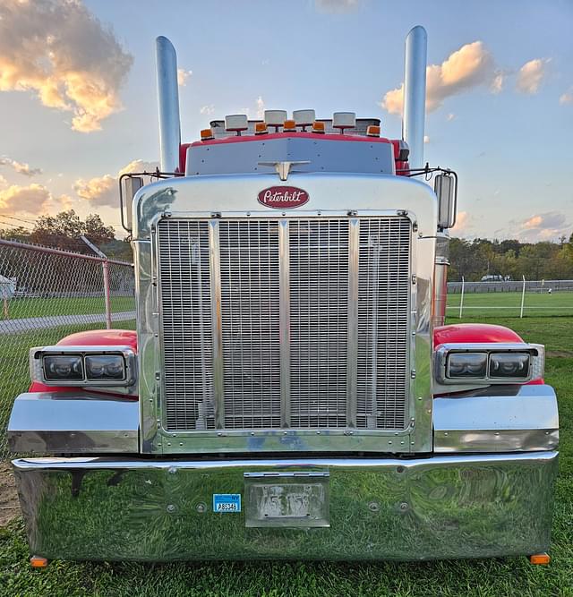 Image of Peterbilt 379 equipment image 1