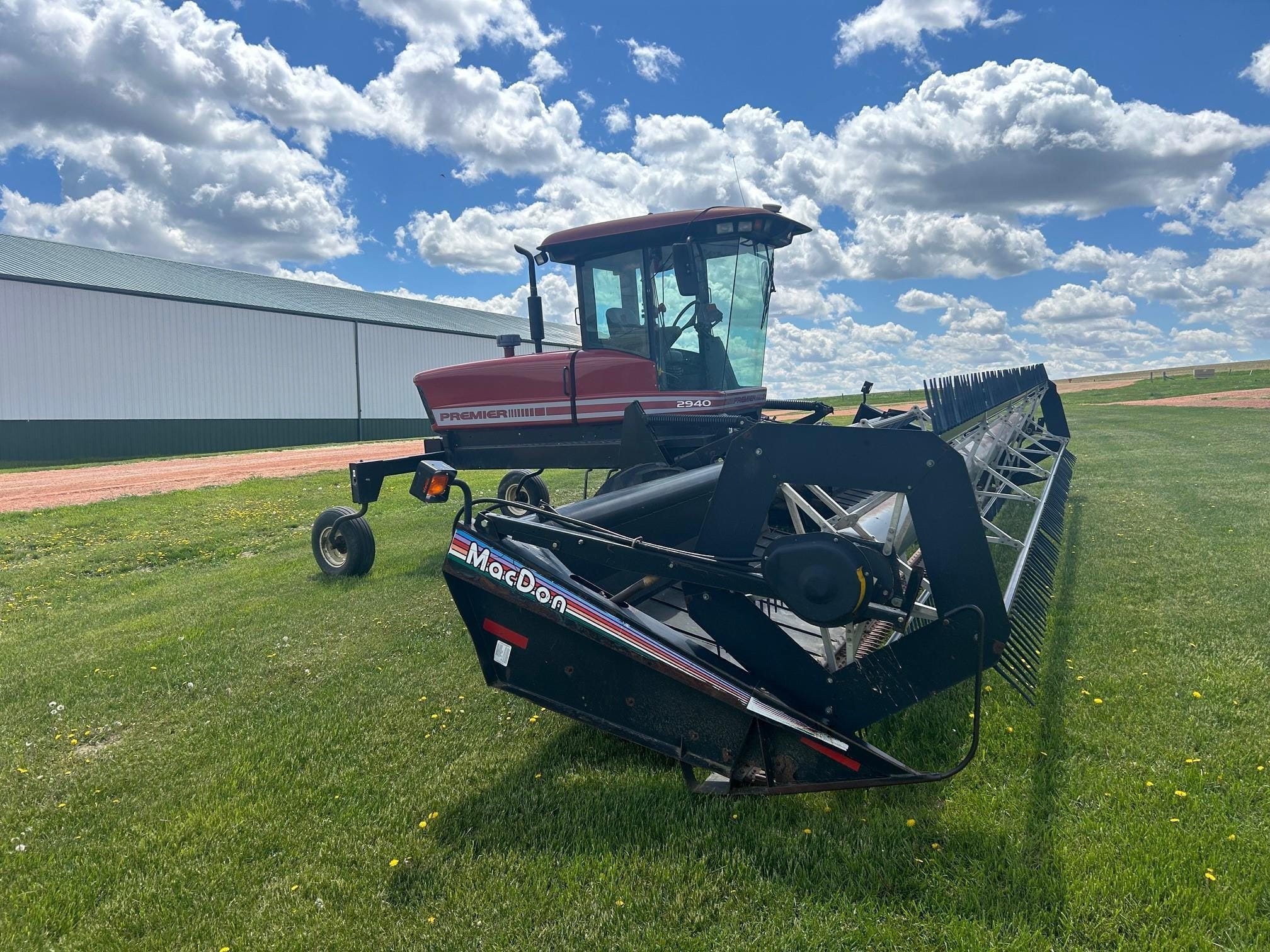 2001 Premier 2940 Equipment Image0