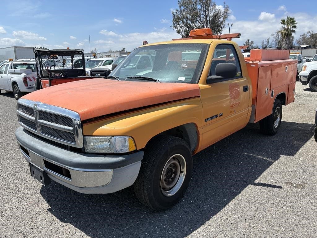 2001 Dodge Ram 2500 Equipment Image0