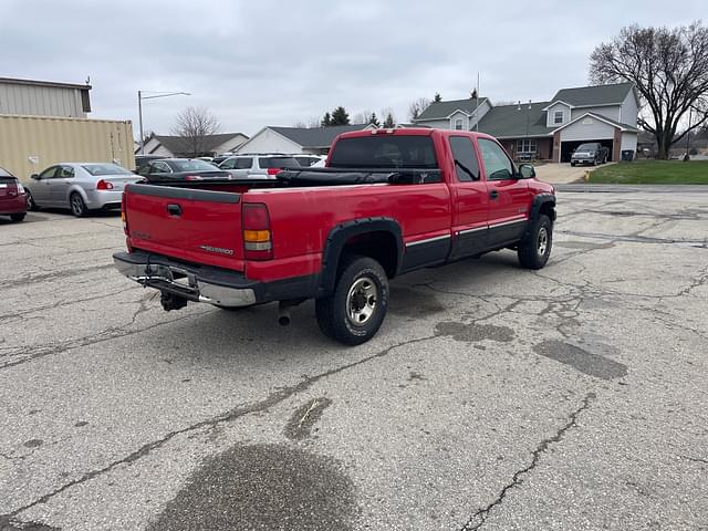 Image of Chevrolet 2500HD equipment image 3