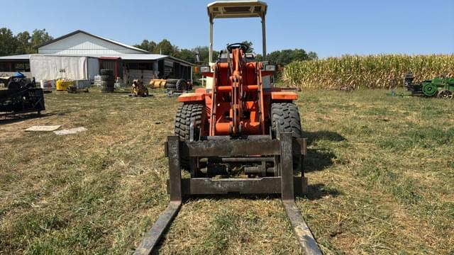 Image of Schaeff SKL833 equipment image 3