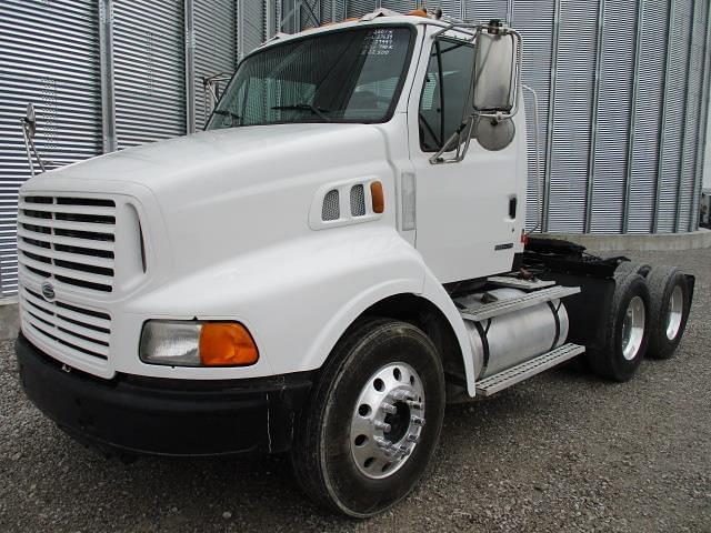 2001 Sterling A9500 Equipment Image0