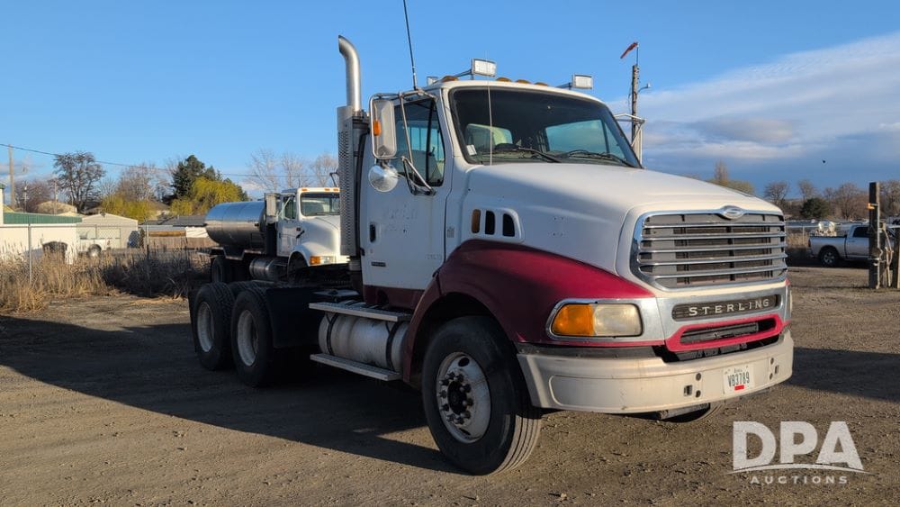 2001 Sterling AT9500 Equipment Image0