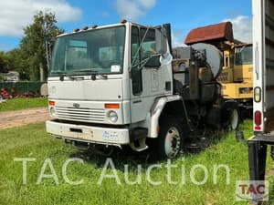 2001 Sterling SC8000 Image