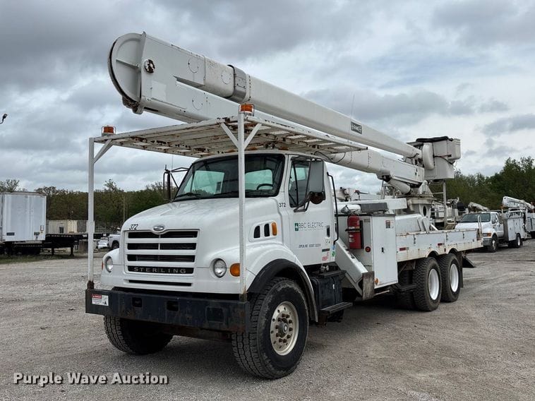 2001 Sterling L7500 Equipment Image0