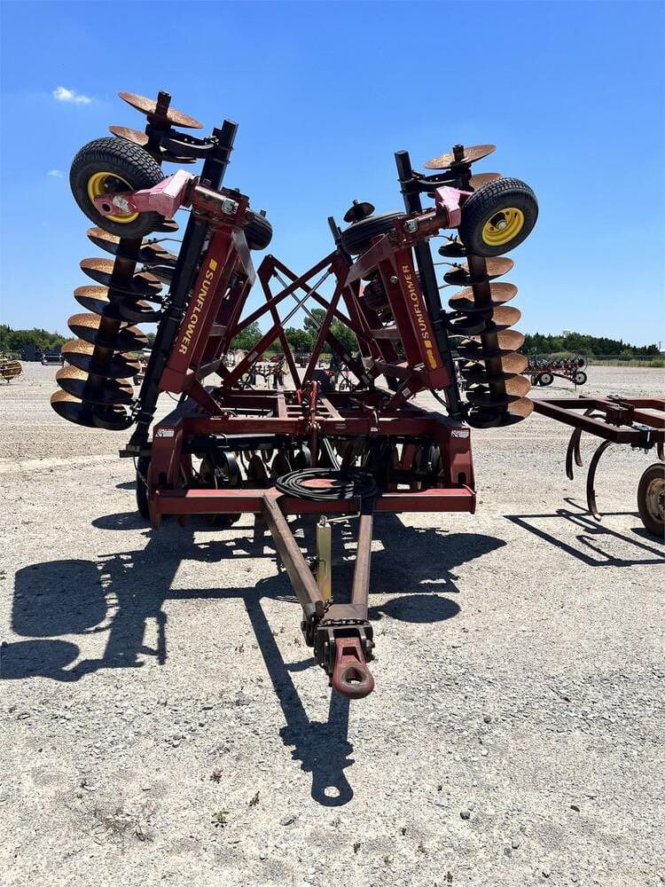 2001 Sunflower 1434 Equipment Image0