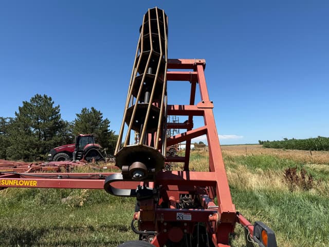 Image of Sunflower 7231 equipment image 4