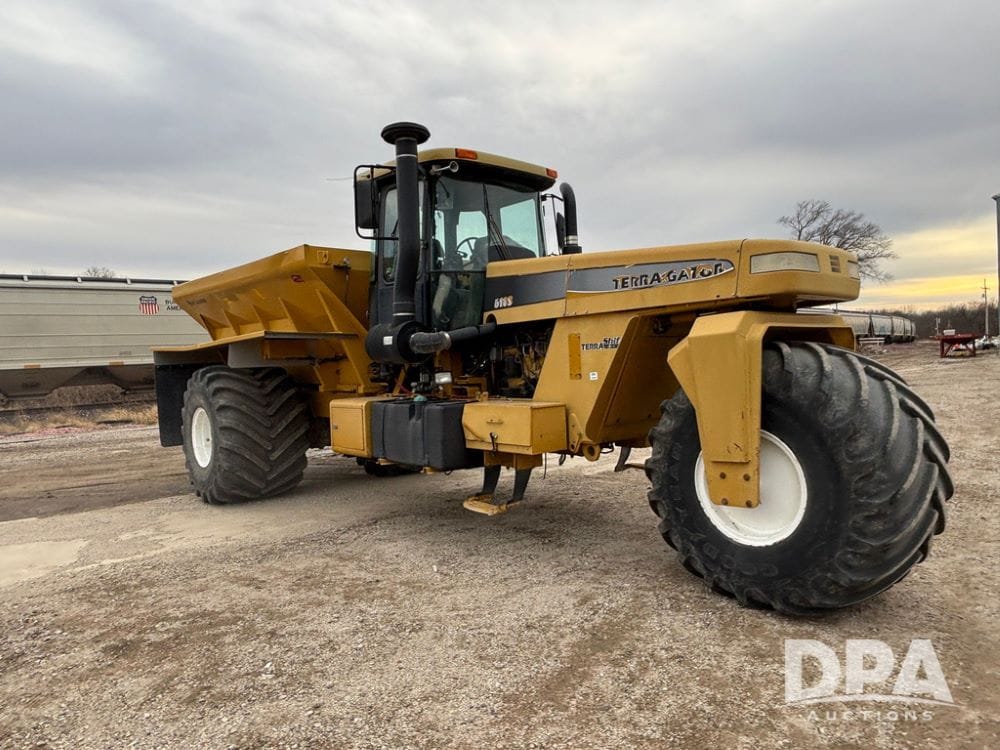 2001 Ag-Chem Terra-Gator 6103 Equipment Image0