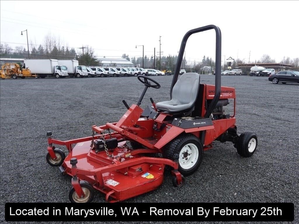 2001 Toro Groundsmaster 325-D Equipment Image0