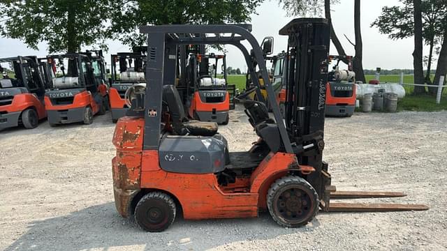 Image of Toyota 7FGCU25 equipment image 2