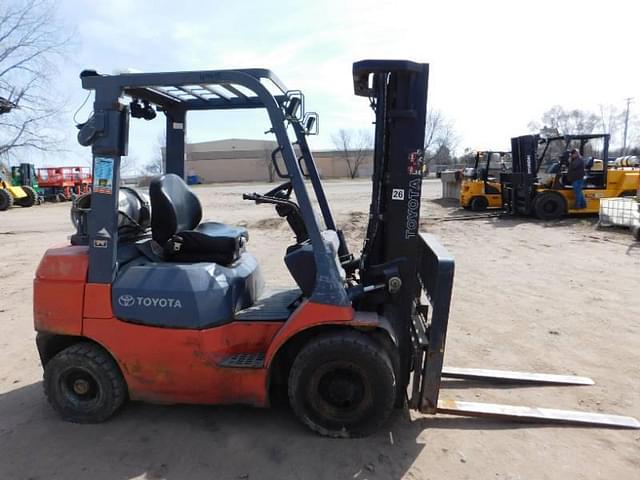 Image of Toyota 7FGU25 equipment image 3