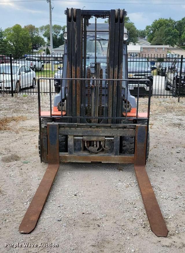 Image of Toyota 7FGU35 equipment image 1