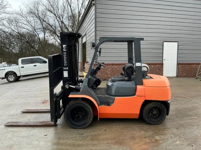 Image of Toyota 7FGU35 equipment image 1