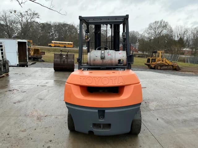 Image of Toyota 7FGU35 equipment image 3