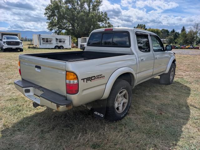 Image of Toyota Tacoma equipment image 4