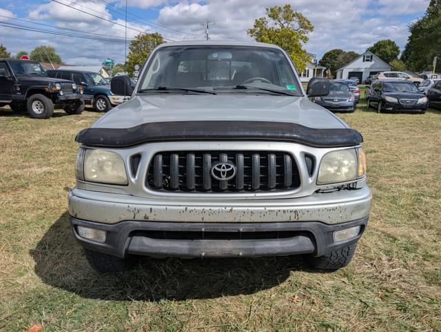 Image of Toyota Tacoma equipment image 1