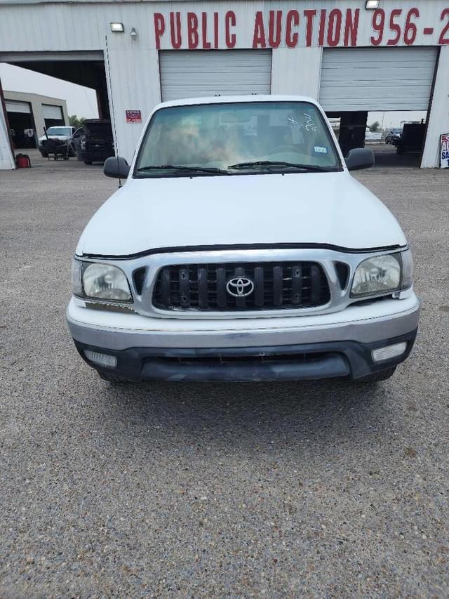 Image of Toyota Tacoma equipment image 1