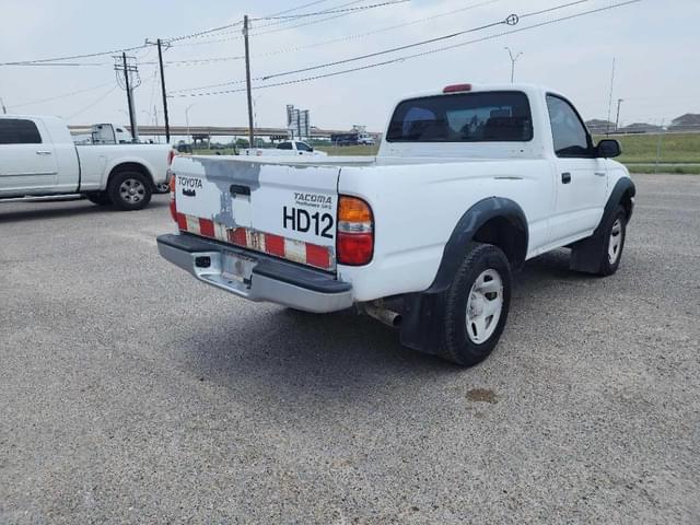 Image of Toyota Tacoma equipment image 4