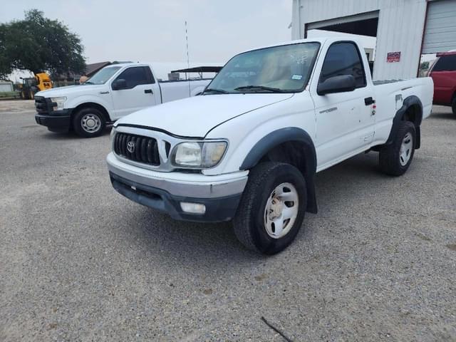 Image of Toyota Tacoma equipment image 2