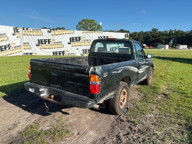 Image of Toyota Tacoma equipment image 4