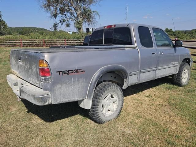 Image of Toyota Tundra SR5 equipment image 3