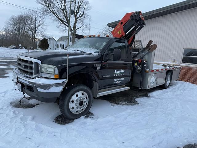 Image of Ford F-550 equipment image 2