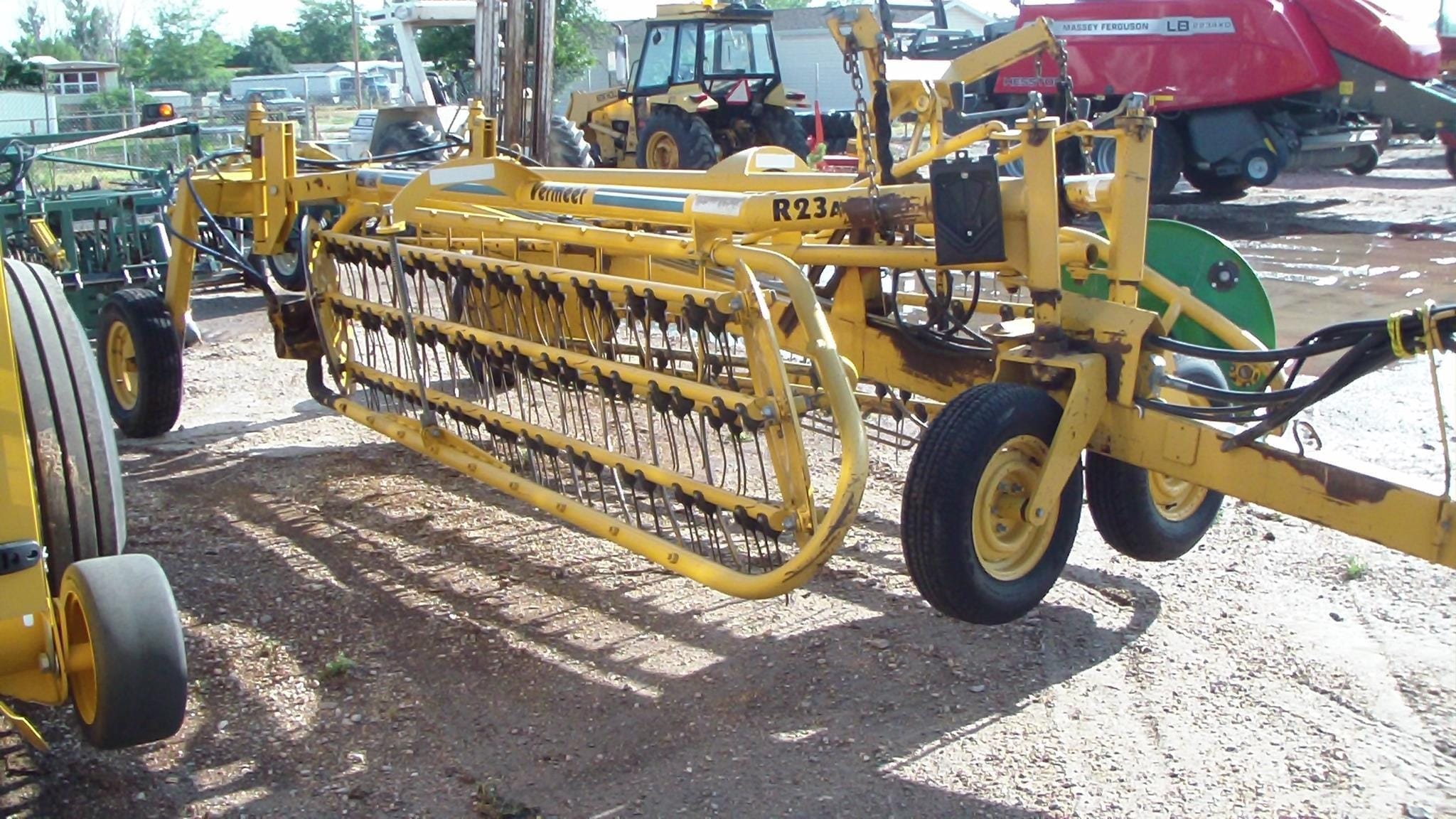 2001 Vermeer R23A Equipment Image0