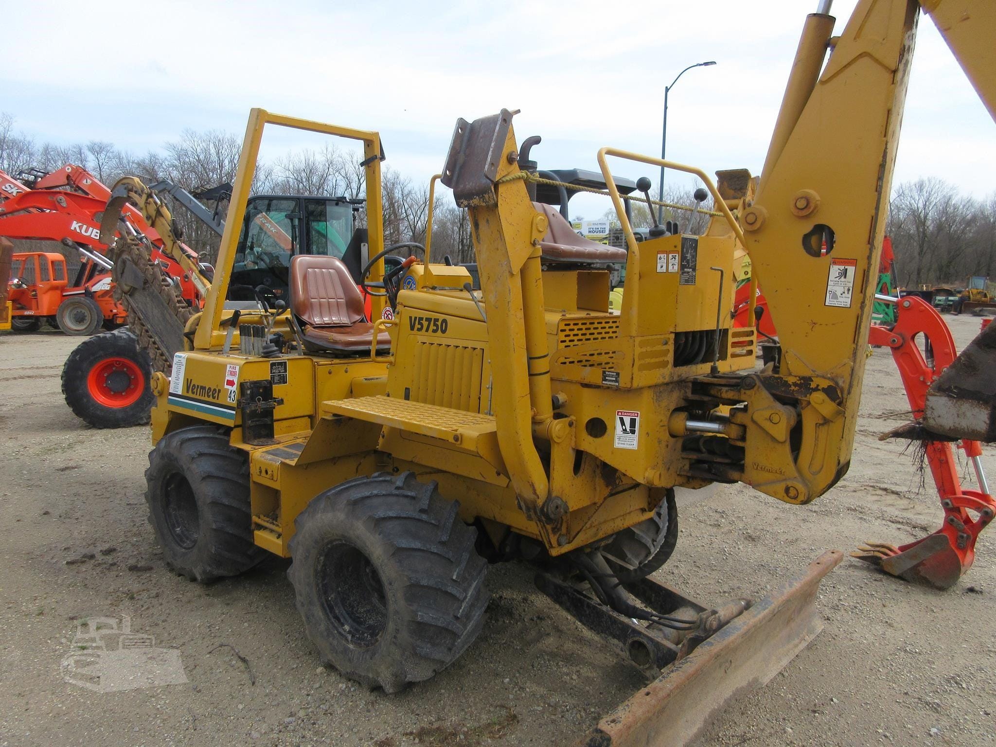 2001 Vermeer V5750 Equipment Image0