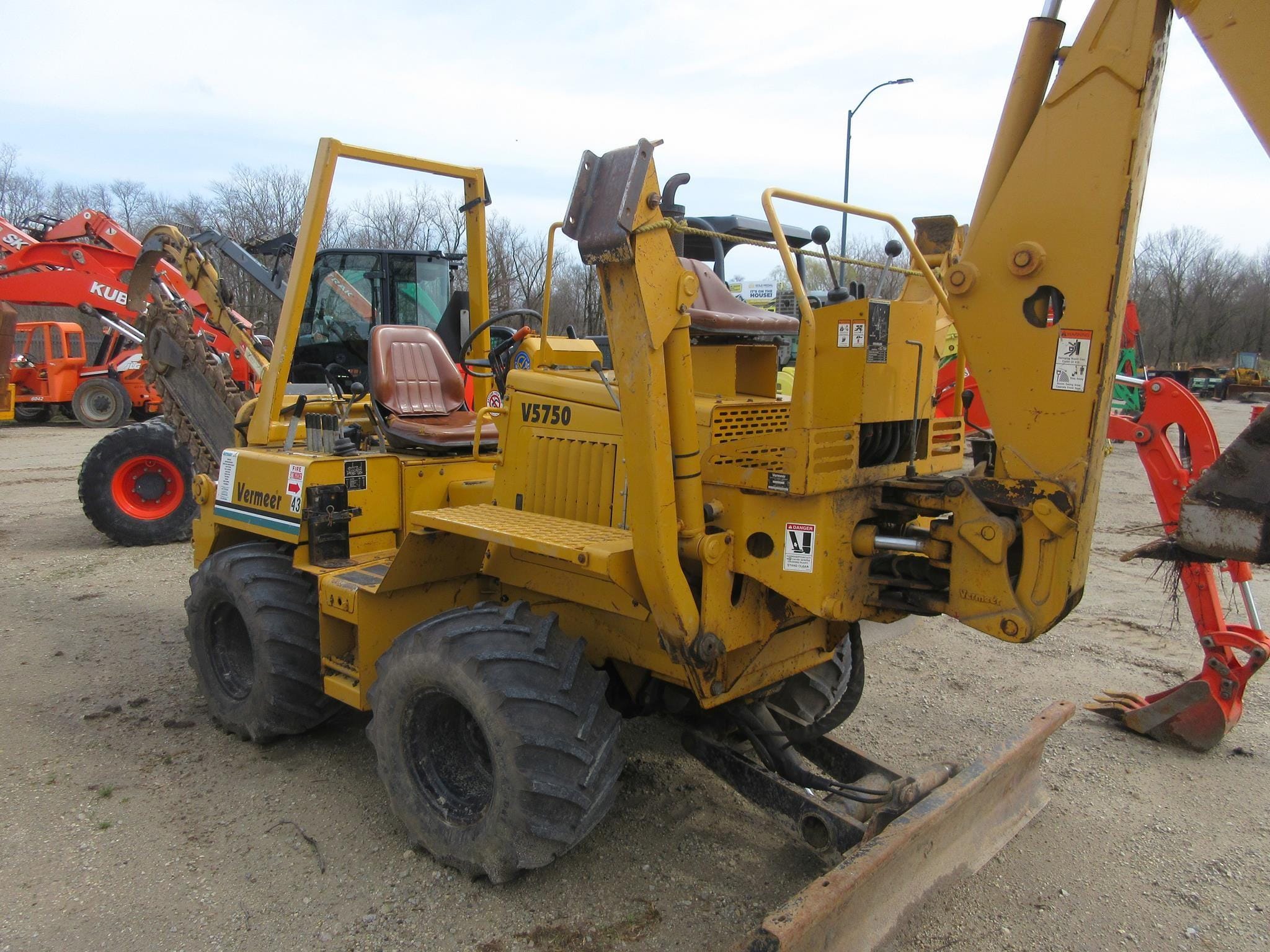 2001 Vermeer V5750 Equipment Image0